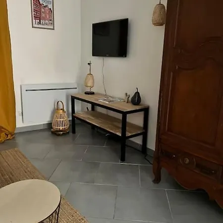 La Jolie Petite Maison Holiday home Saint-Andre-les-Vergers
