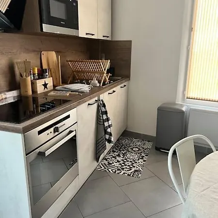 La Jolie Petite Maison